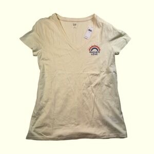 GAP Radiate Love Graphic T-Shirt V-Neck‎ Short Sleeve Casual Top Size M NWT